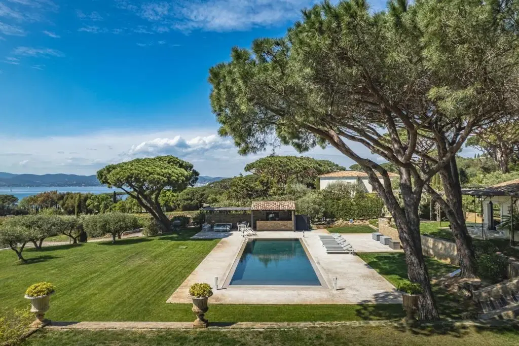 Villa Saint-Tropez, Les Parcs