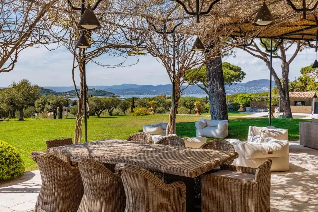 Villa Saint-Tropez, Les Parcs