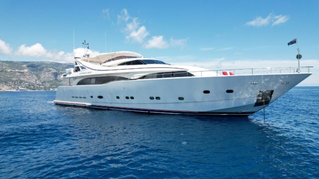 M/Y Champagne and Caviar