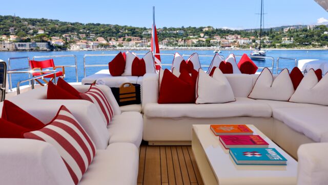 M/Y Champagne and Caviar