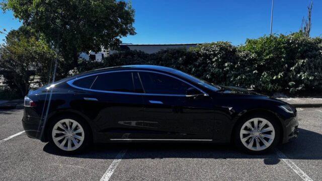 Tesla Model S Nice