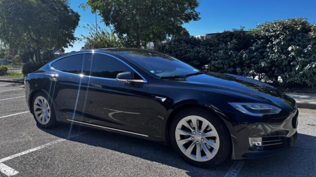 Tesla Model S Nice