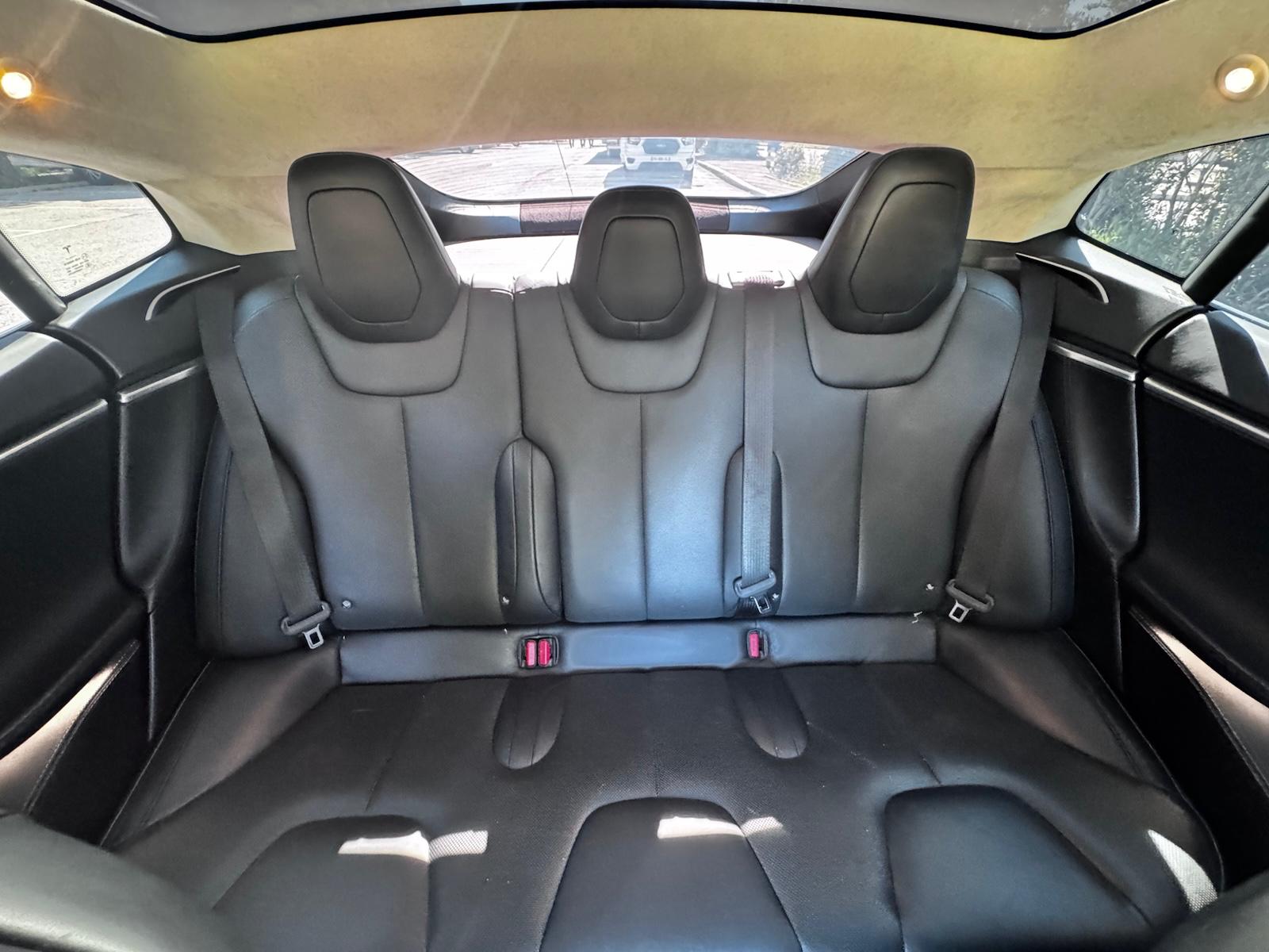 Tesla Model S Nice