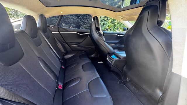 Tesla Model S Nice
