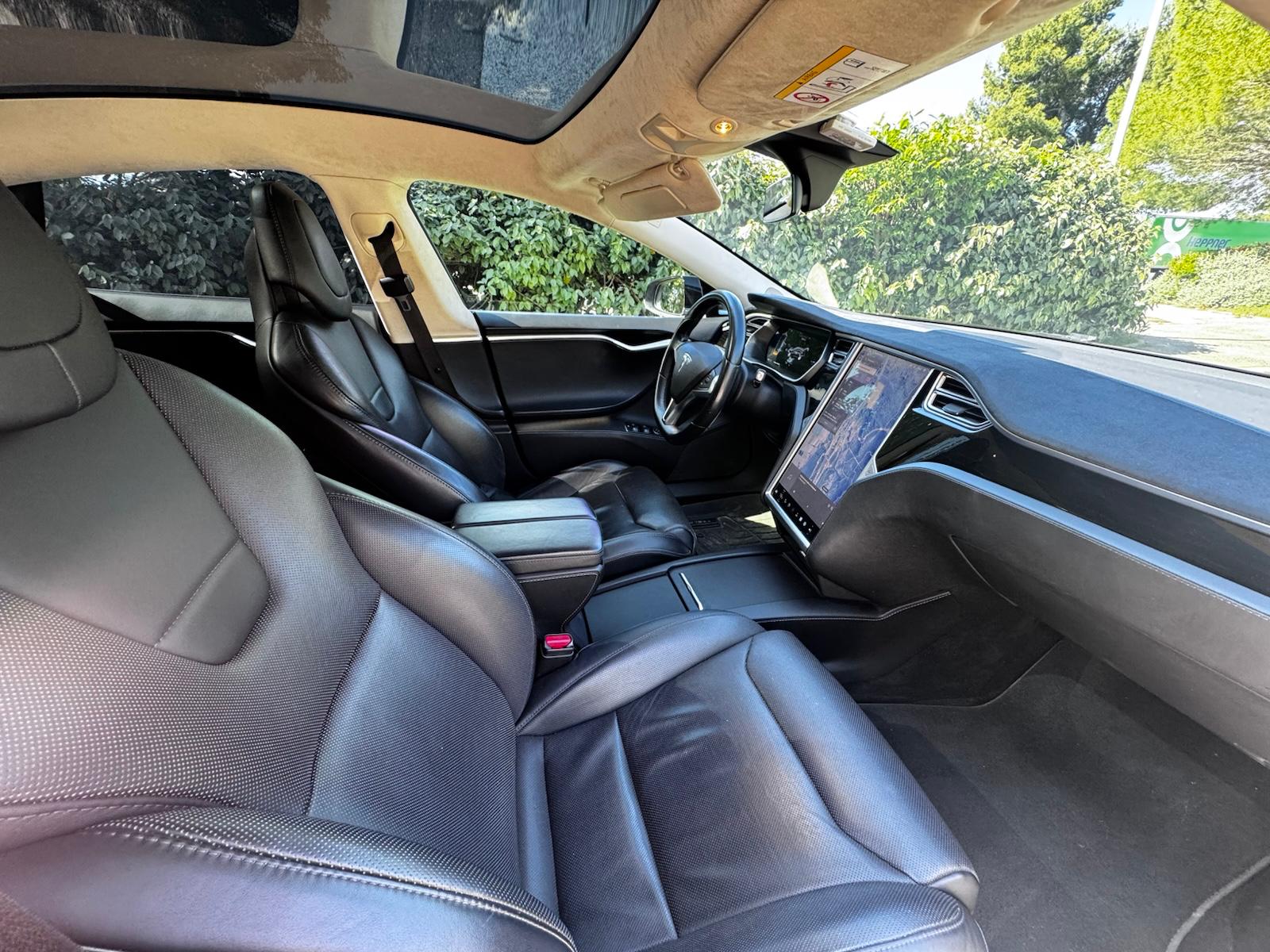 Tesla Model S Nice
