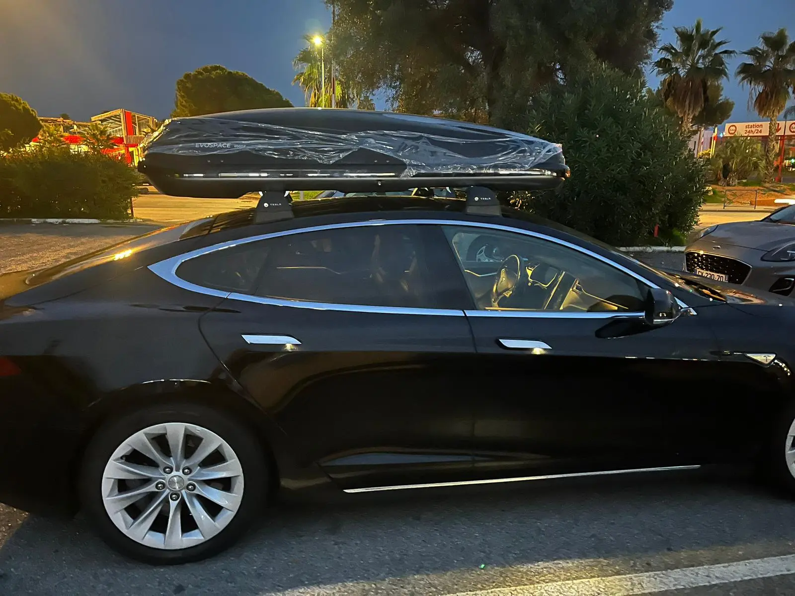 Tesla Model S Nice