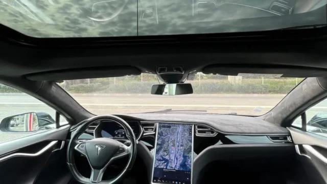 Tesla Model S Nice