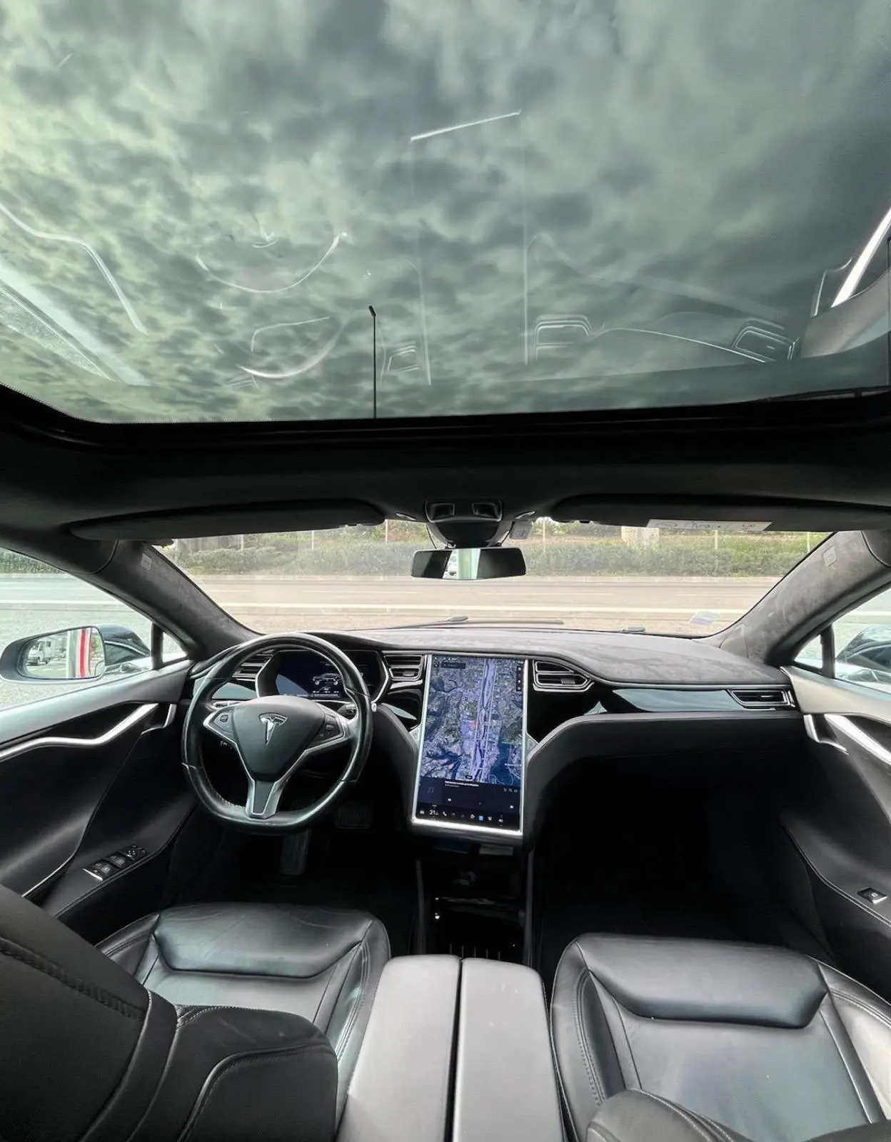 Tesla Model S Nice