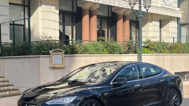 Tesla Model S Nice