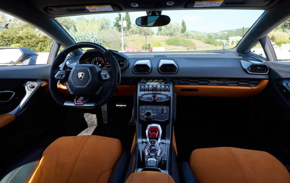 Lamborghini Huracan LP-560