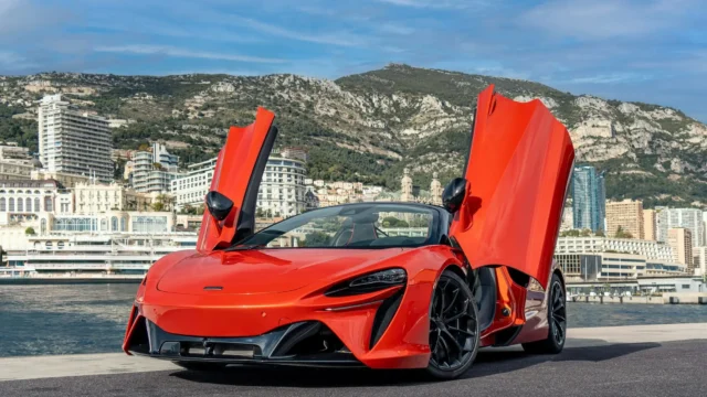 McLaren Artura Spider