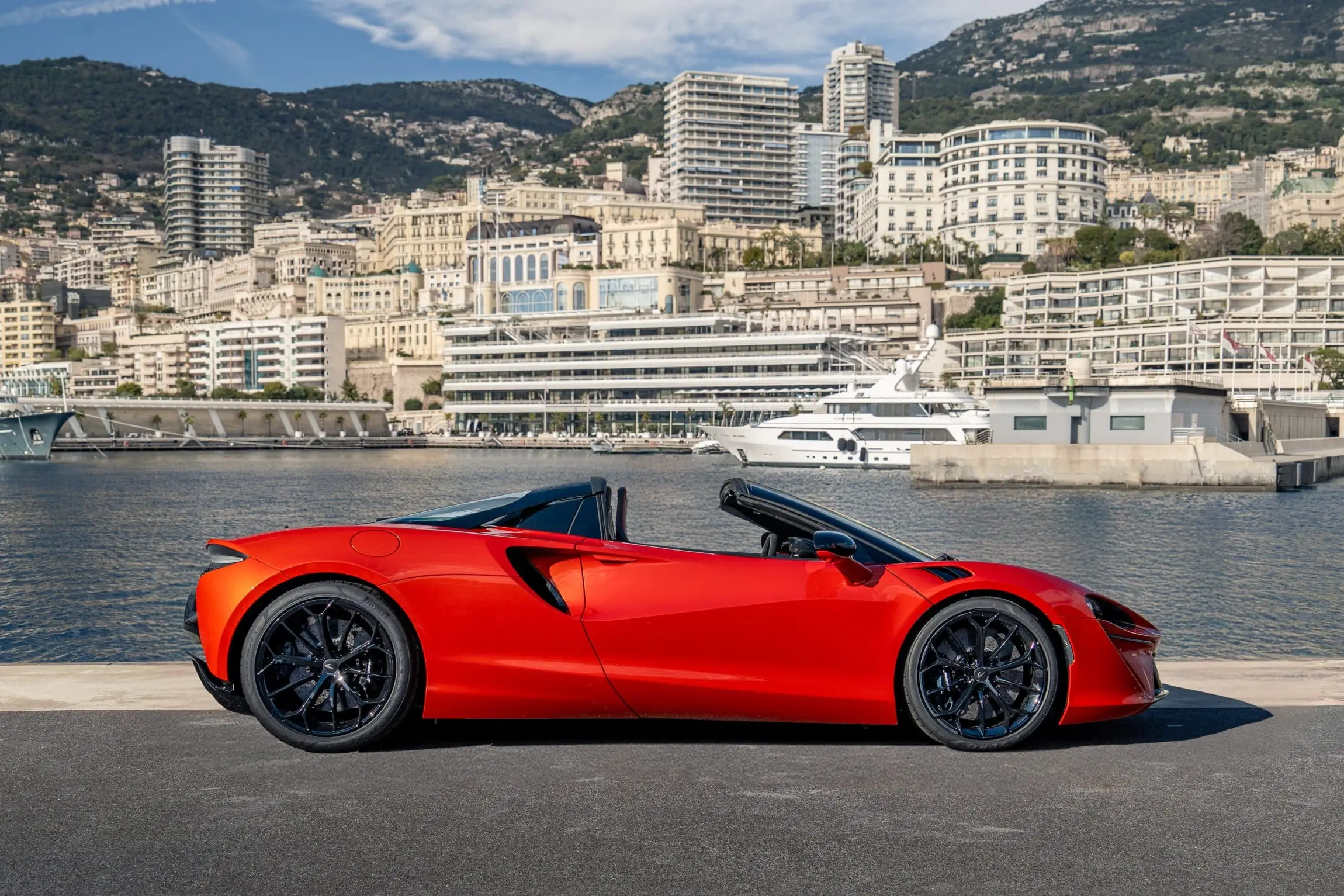 McLaren Artura Spider