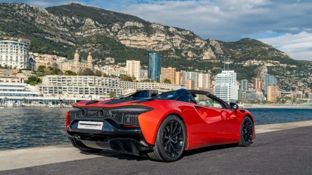 McLaren Artura Spider