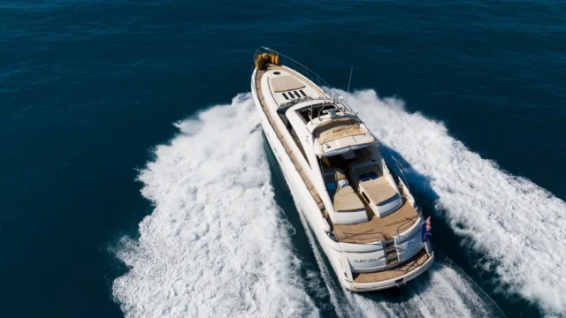 Pura Vida Yacht Charter