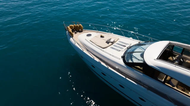 Pura Vida Yacht Charter