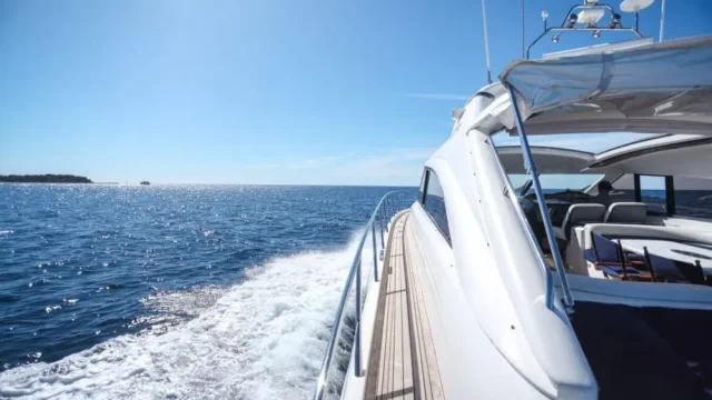 Pura Vida Yacht Charter