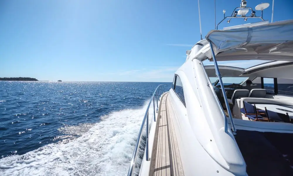 Pura Vida Yacht Charter