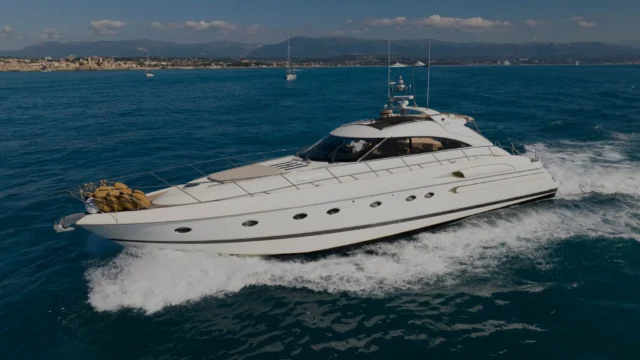 Pura Vida Yacht Charter