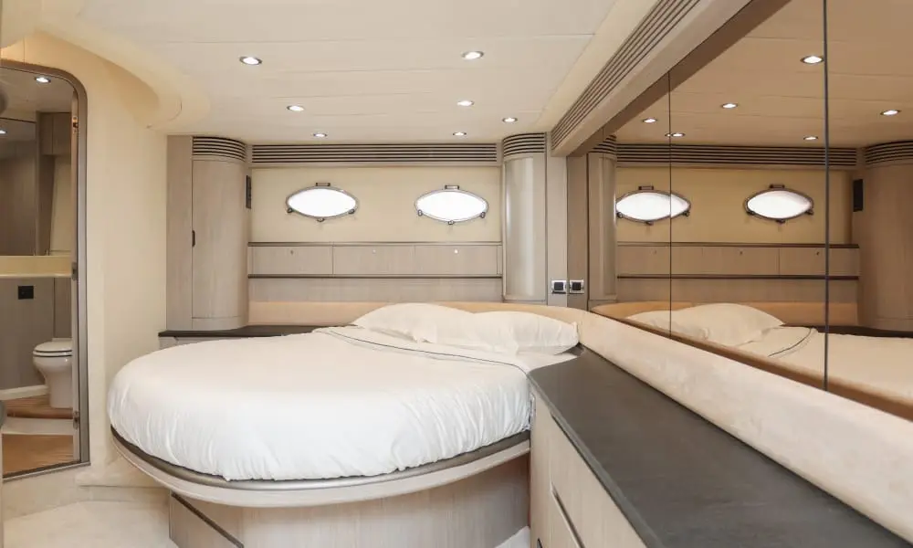 Pura Vida Yacht Charter