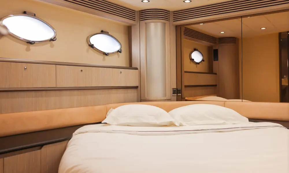 Pura Vida Yacht Charter