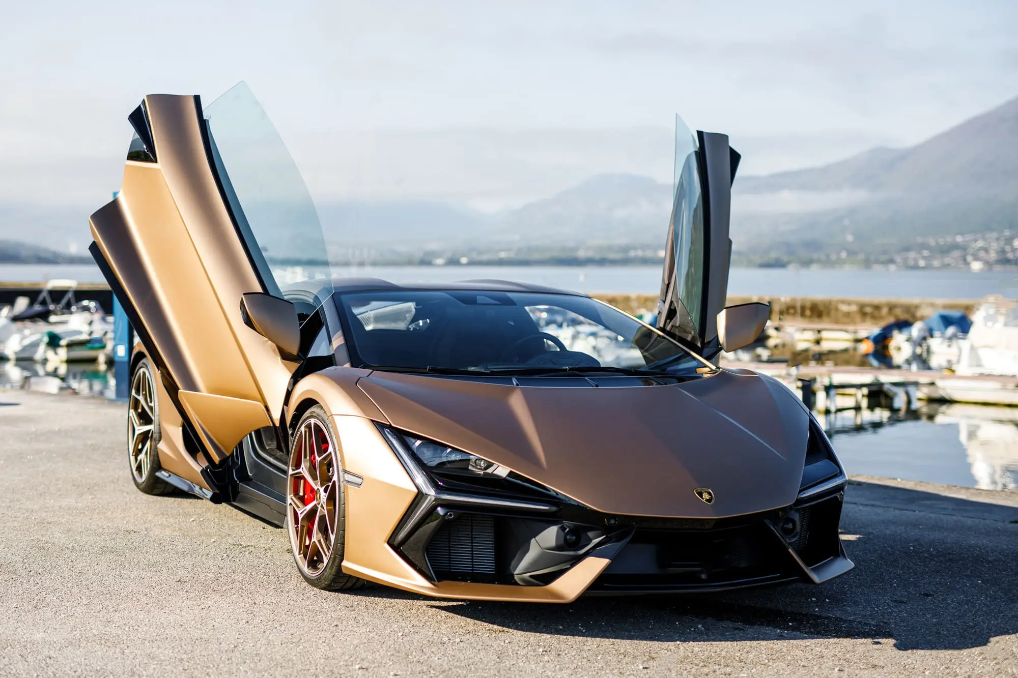 Lamborghini Revuelto