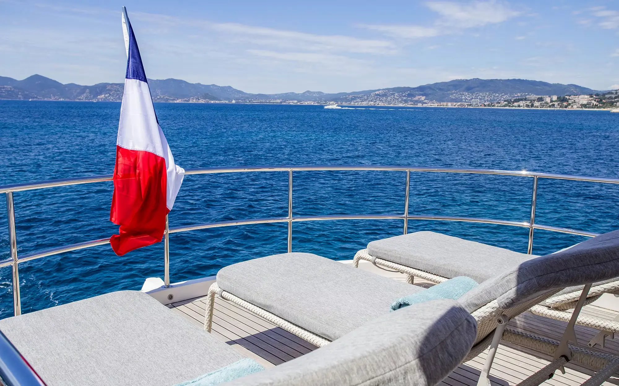 Skyra Yacht Charter