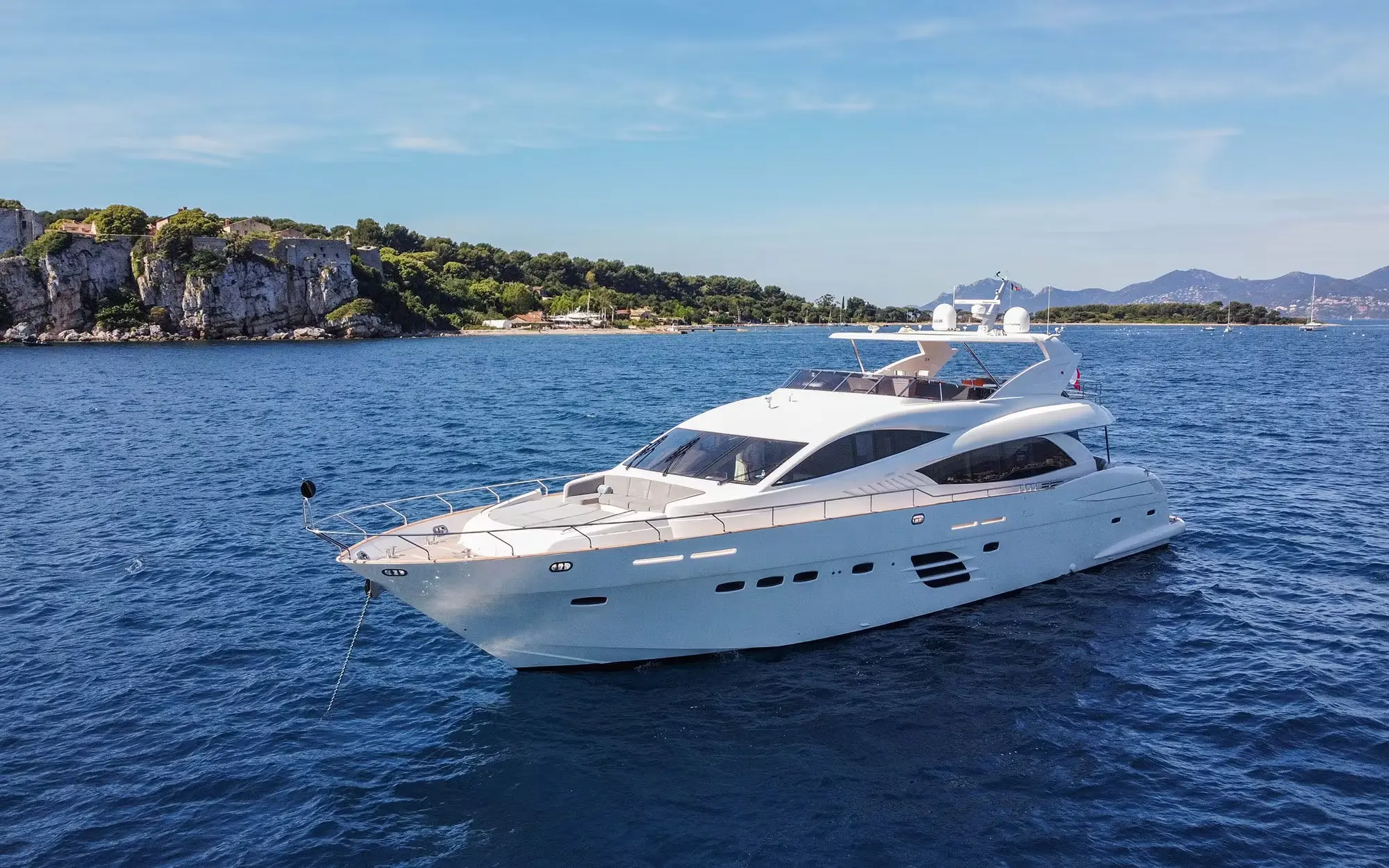 Skyra Yacht Charter