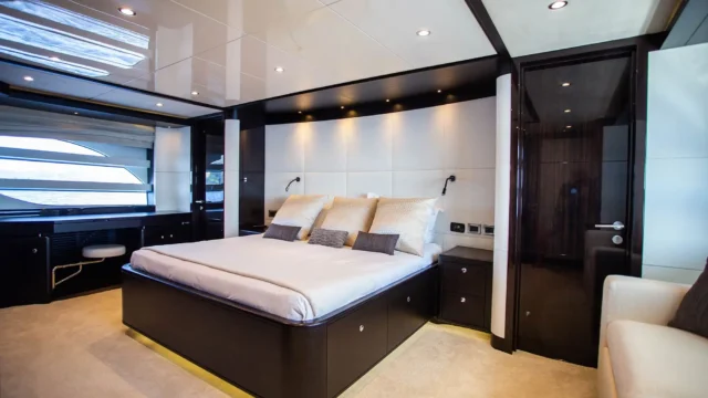 Skyra Yacht Charter