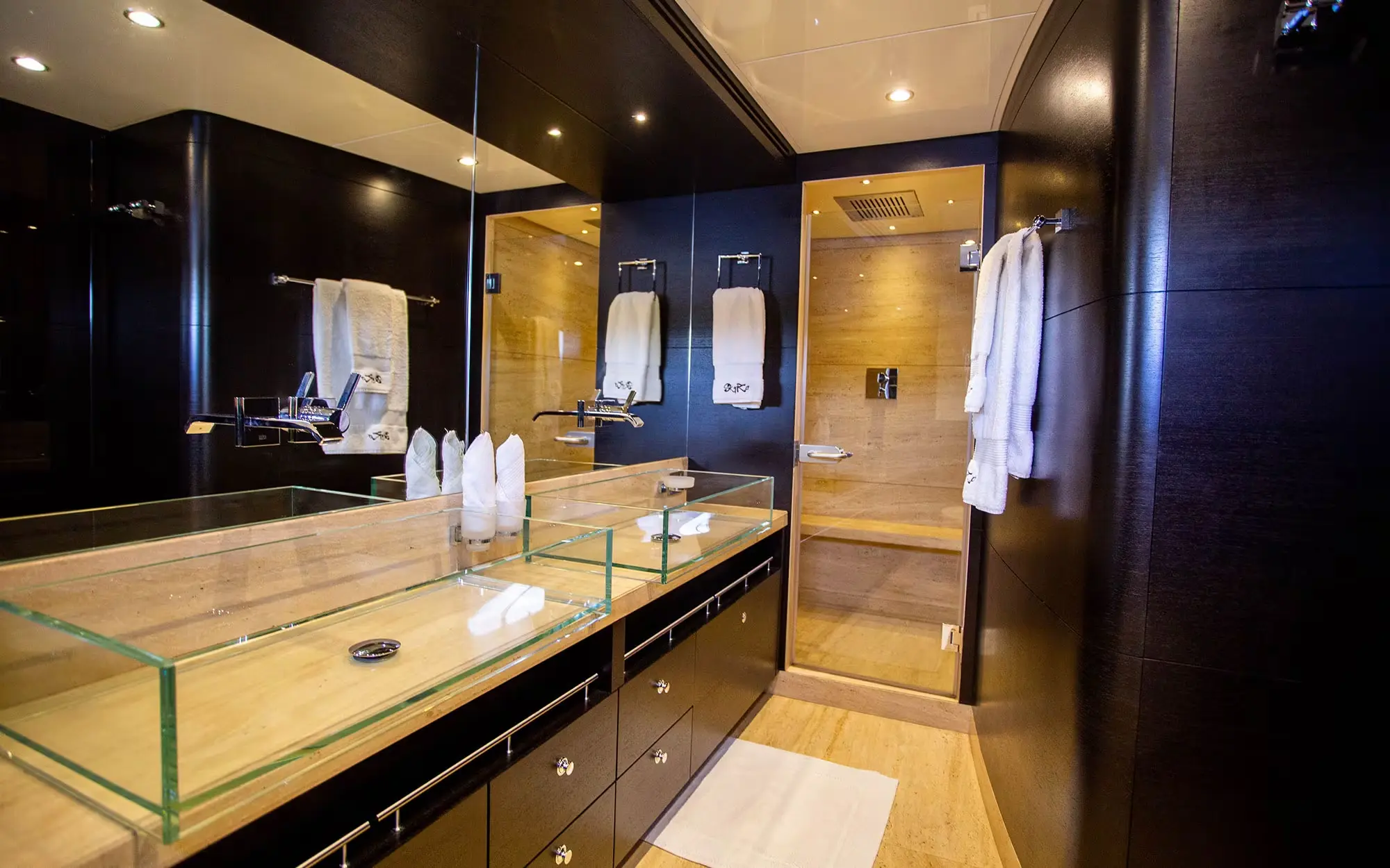 Skyra Yacht Charter