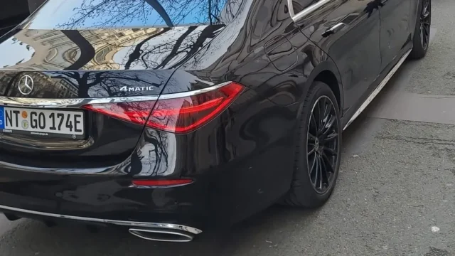 Mercedes-Benz S-Class