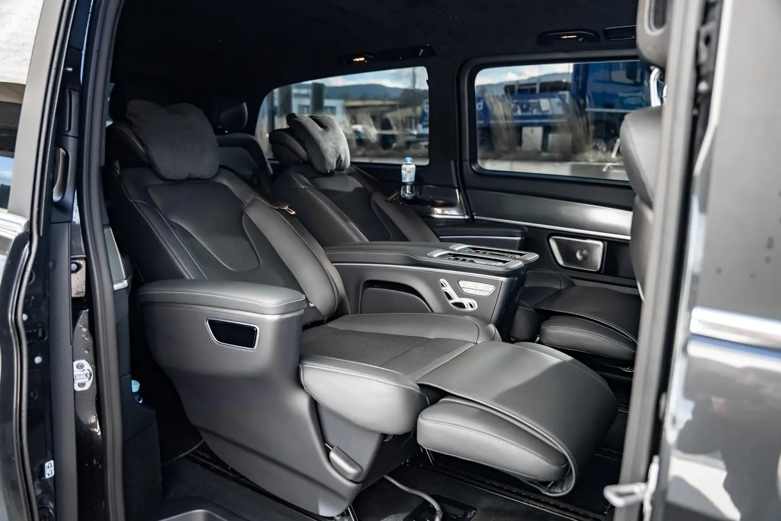 Mercedes-Benz V-Class 300d Exclusive Extra Long 2024