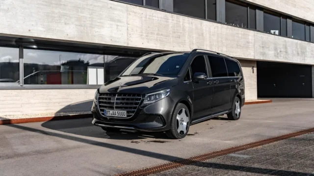 Mercedes-Benz V-Class 300d Exclusive Extra Long 2024