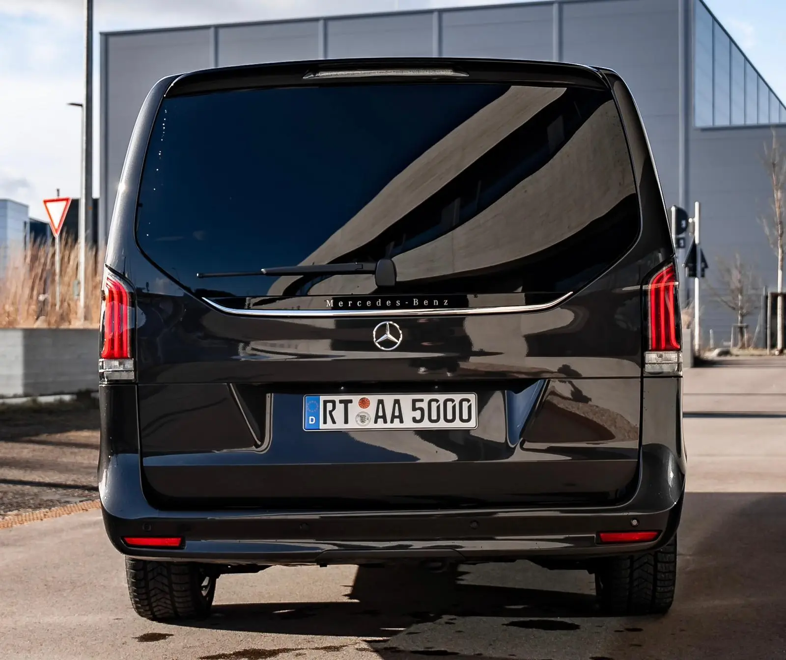 Mercedes-Benz V-Class 300d Exclusive Extra Long 2024