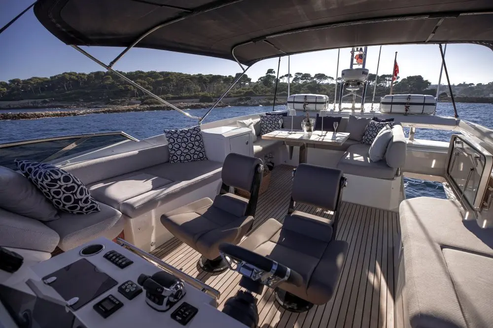 APOLLONIA | Prestige 680