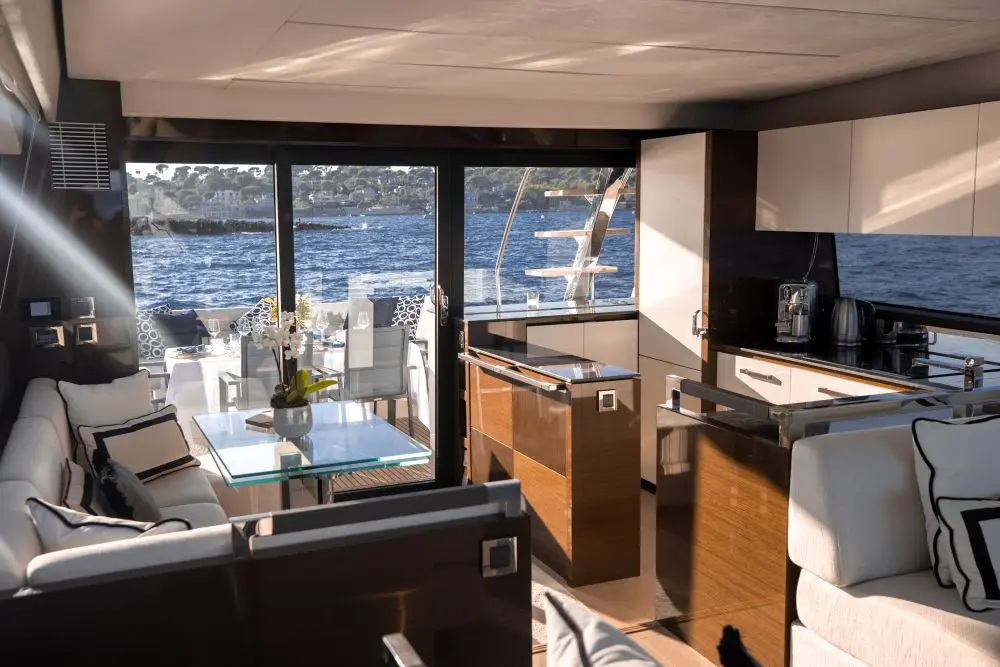APOLLONIA | Prestige 680