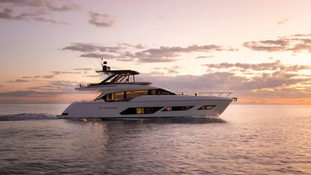 YAMAS/Ferretti Yachts 720