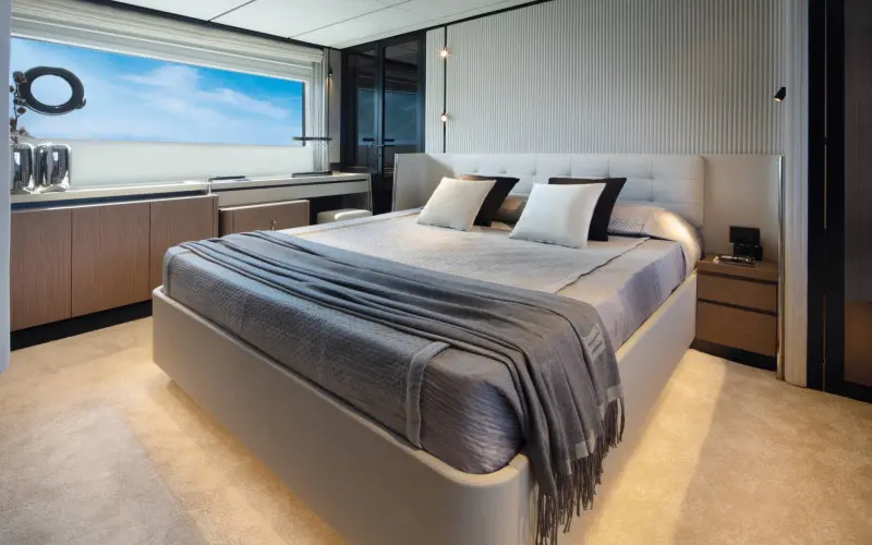 YAMAS/Ferretti Yachts 720