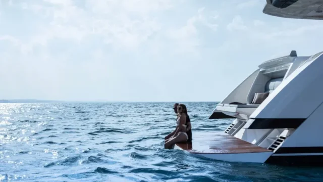 YAMAS/Ferretti Yachts 720
