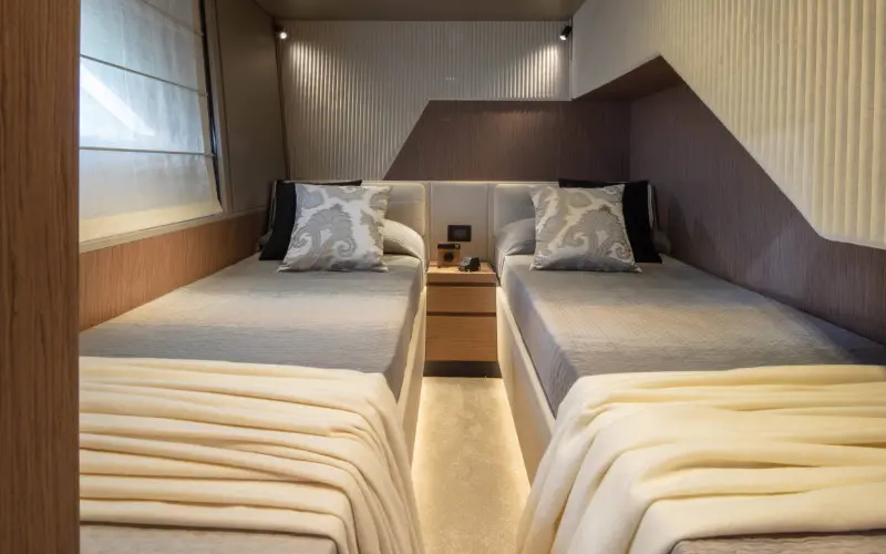 YAMAS/Ferretti Yachts 720