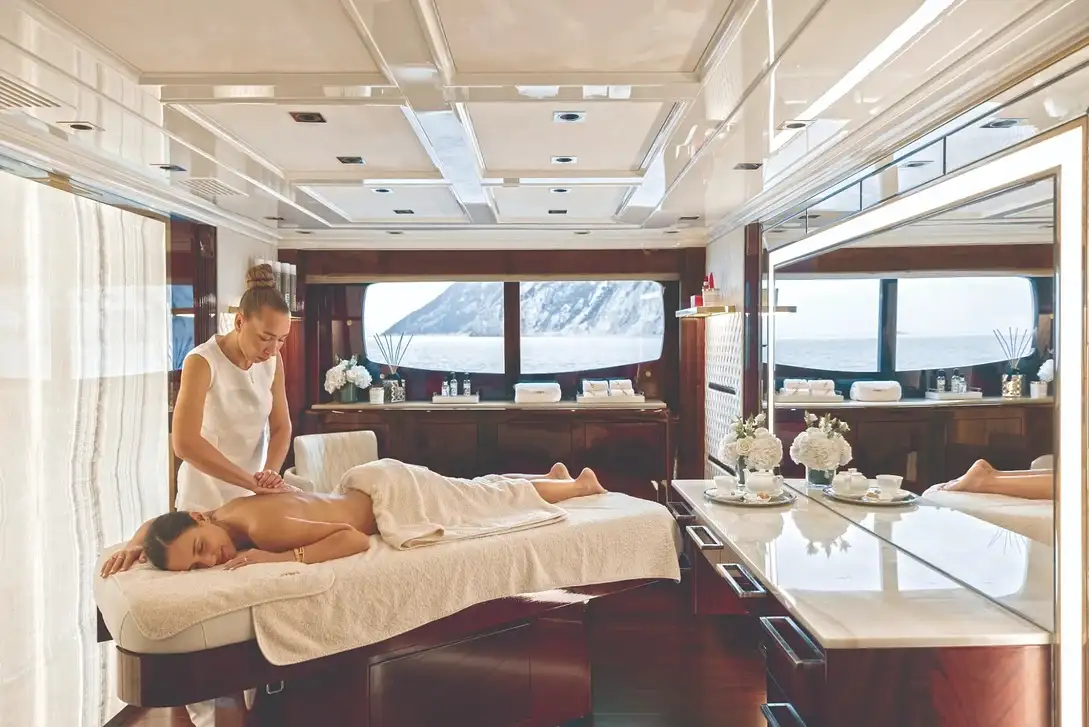 Superyachts of 92m