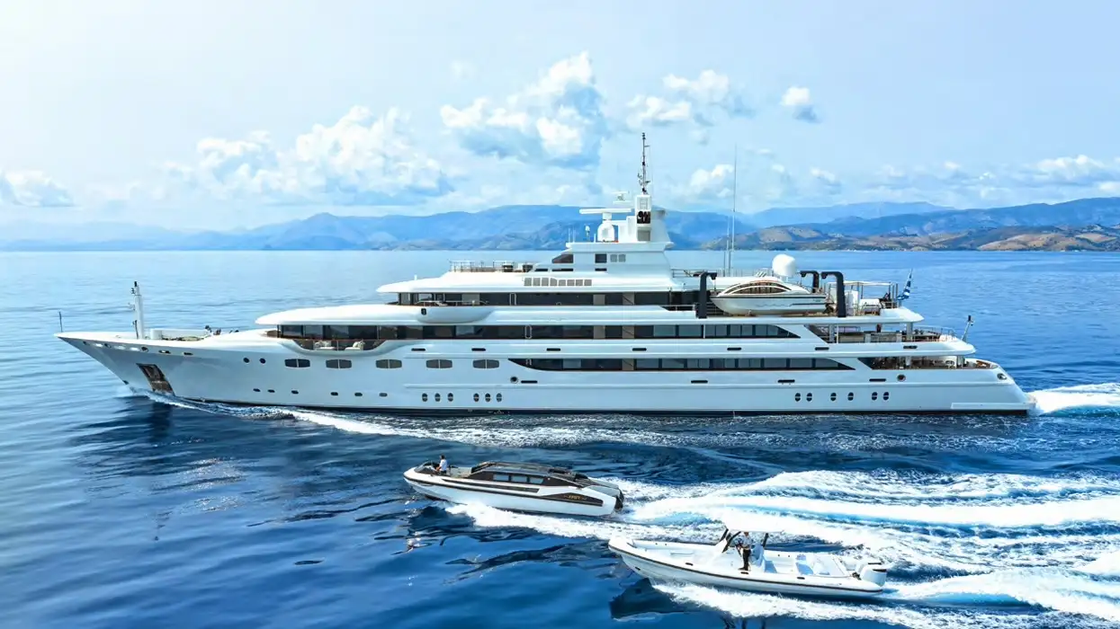 Superyachts of 92m