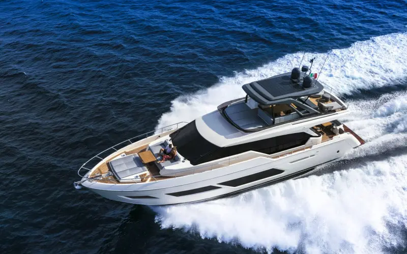 YAMAS/Ferretti Yachts 720