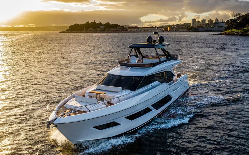 YAMAS/Ferretti Yachts 720