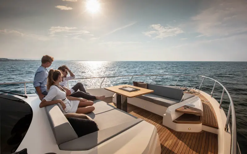 YAMAS/Ferretti Yachts 720