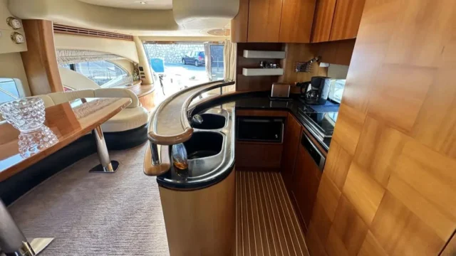 Azimut 62