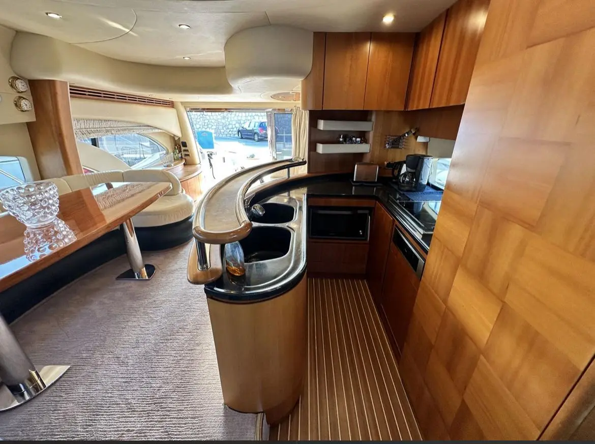 Azimut 62