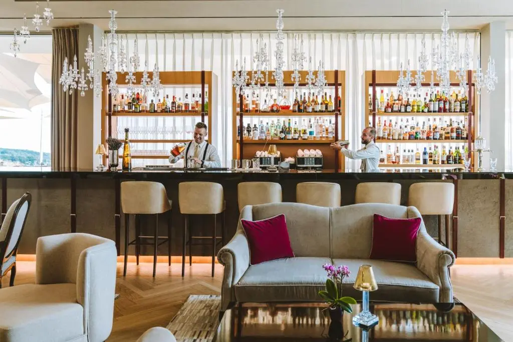 Royal Champagne Hotel & Spa