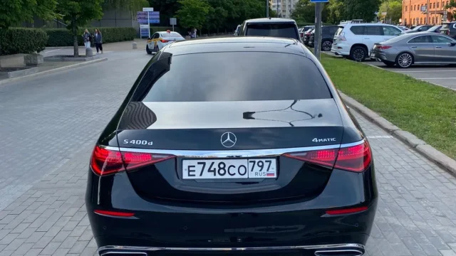 Mercedes-Benz S-Class