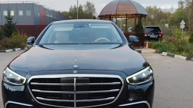 Mercedes-Benz S-Class