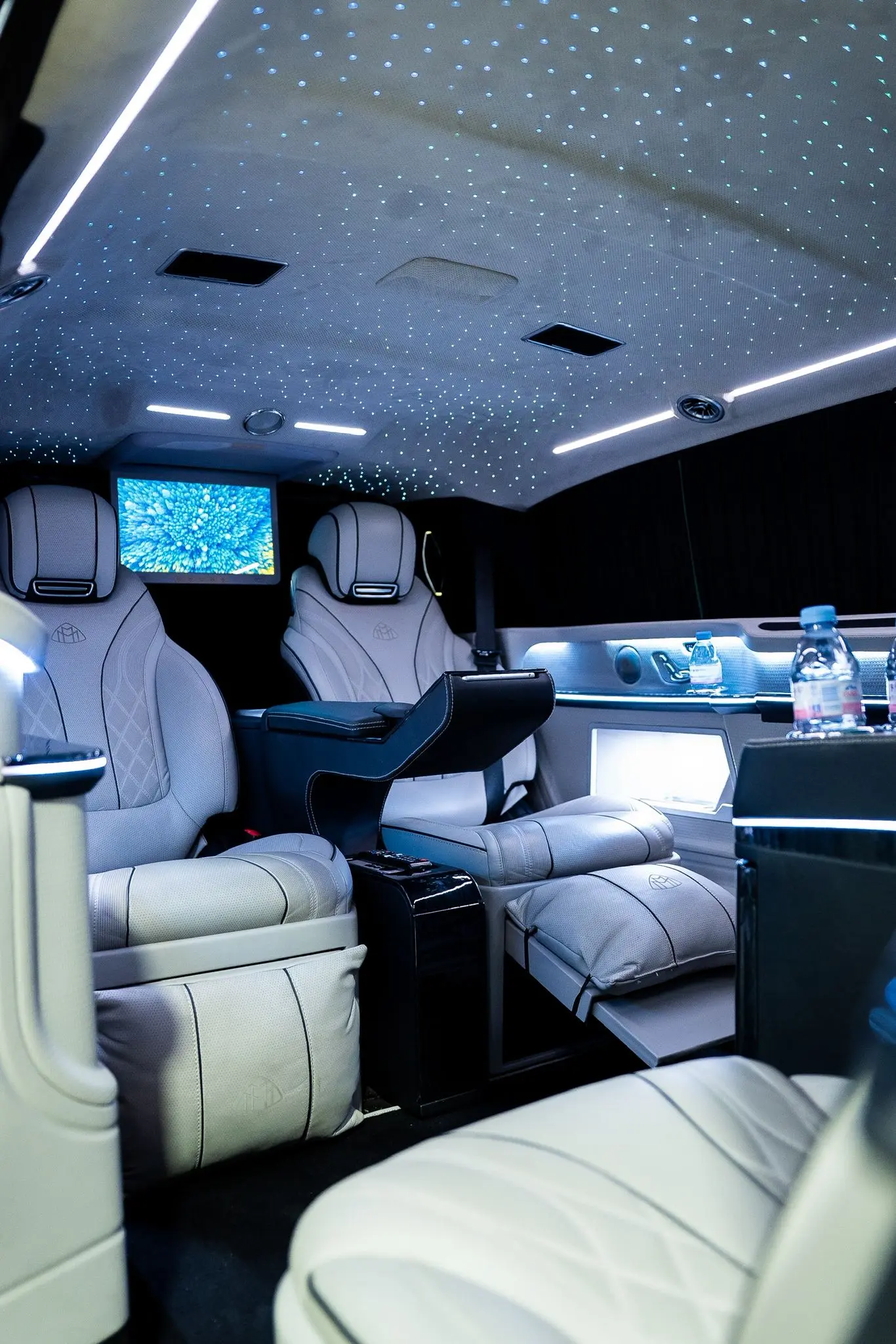 Mercedes-Benz V-Class VIP